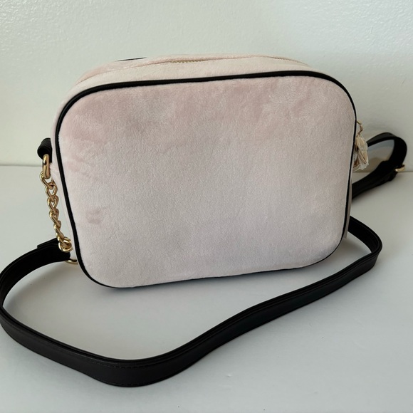 JUICY COUTURE Bag Heritage Camera Crossbody - Velour Pink Powder Blush NWT - Picture 4 of 10